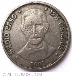 Image #2 of 1/2 Peso 1981