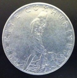 Image #2 of 2 1/2 Lira 1966