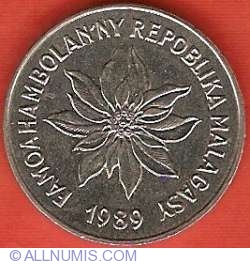 Image #2 of 5 Francs (1 Ariary) 1989