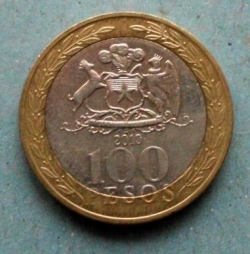 Image #1 of 100 Pesos 2010